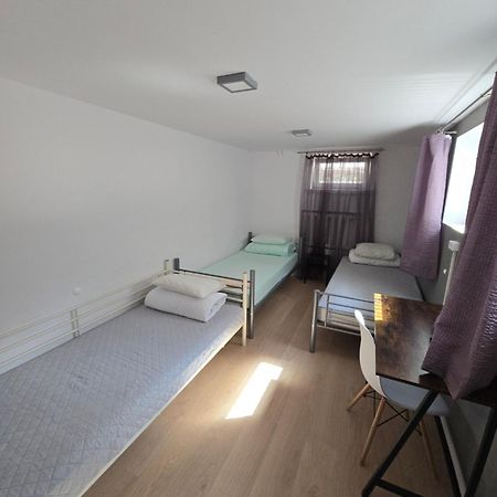 Rooms4Rest Wiertnicza - Private Rooms For Tourists - Atr Consulting Sp, Z O,O, Warsaw Exterior photo