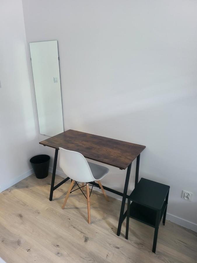 Rooms4Rest Wiertnicza - Private Rooms For Tourists - Atr Consulting Sp, Z O,O, Warsaw Exterior photo